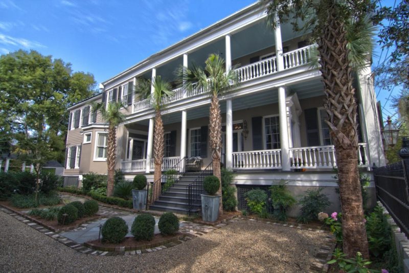 Wentworth Street Grand Living by Mitchell Hill