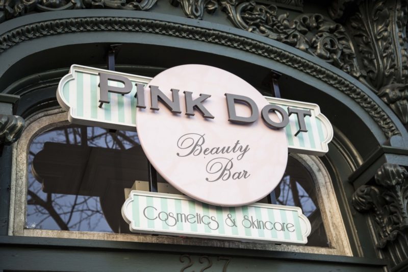 Pink Dot Beauty Bar Brings Southern Charm to Beauty