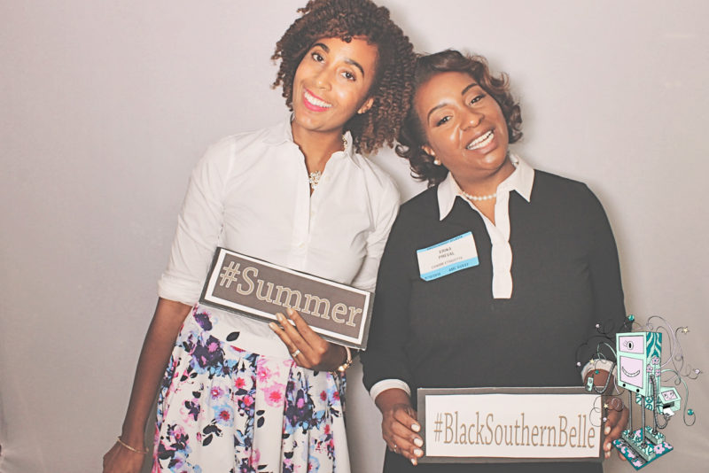 5 Things to Incorporate into a Photobooth from Robot Booth