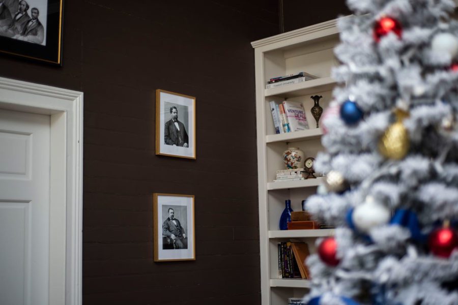 Patriotic Holiday Decor: Reconstruction Era Holiday Theme