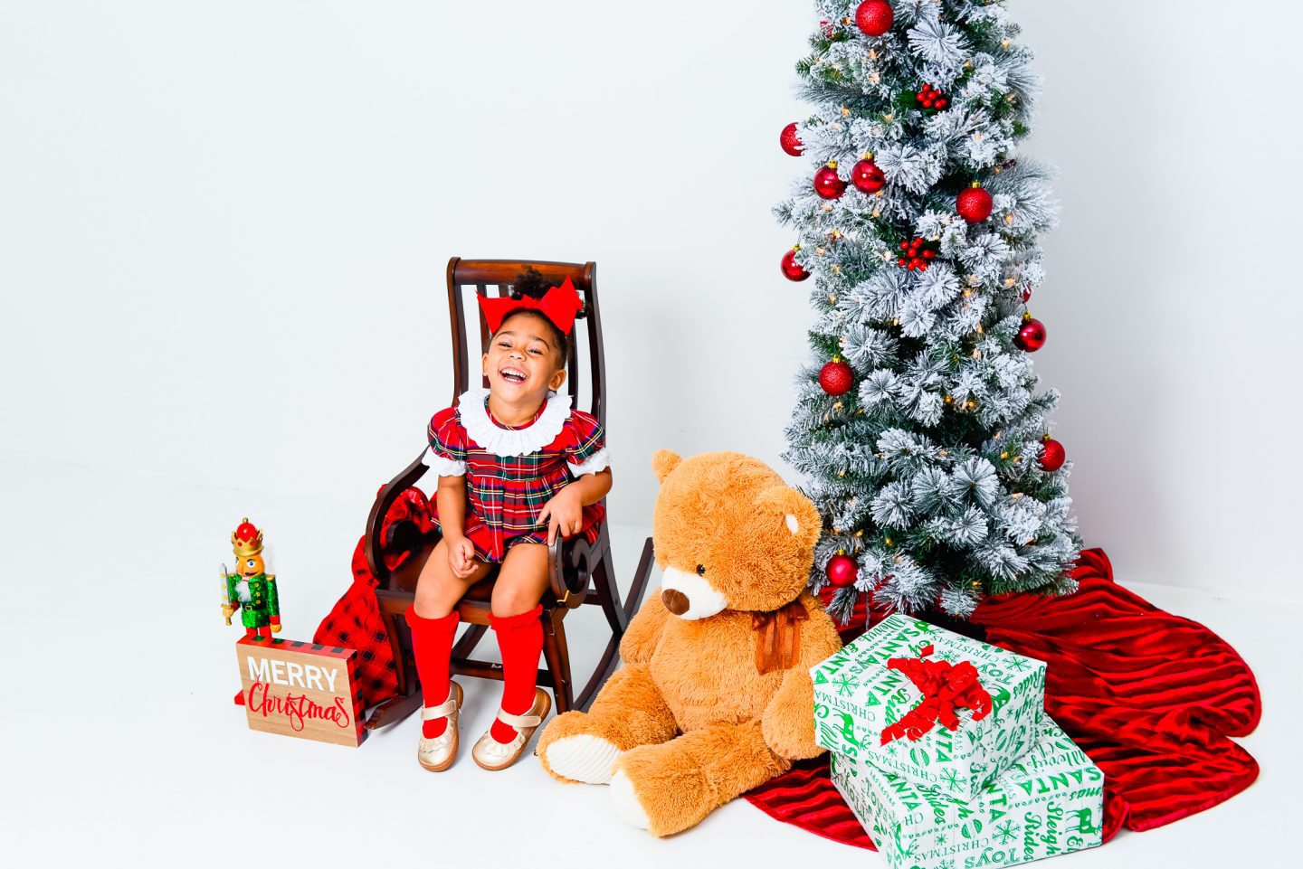 How to Prepare for a Holiday Shoot with a Toddler