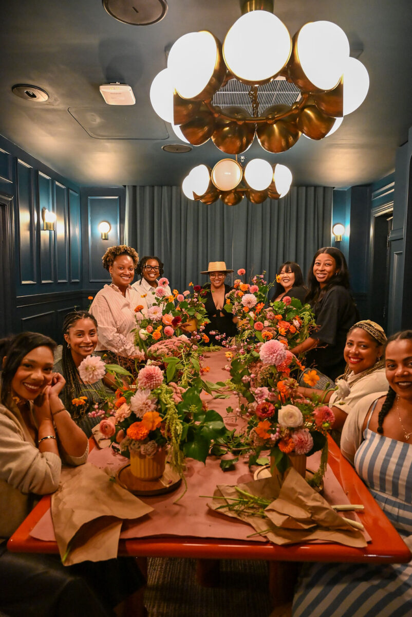 Elevate Your Holiday Season with Floral Design & Hosting Workshops!